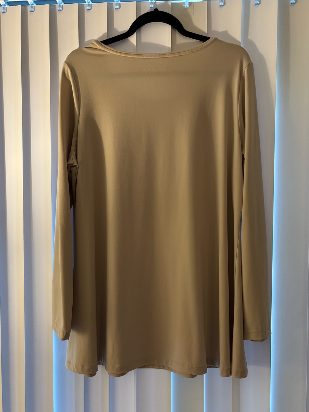 Susan Graver Women's Scoop Neck Top Size L Color Light Tan - Picture 2 of 5
